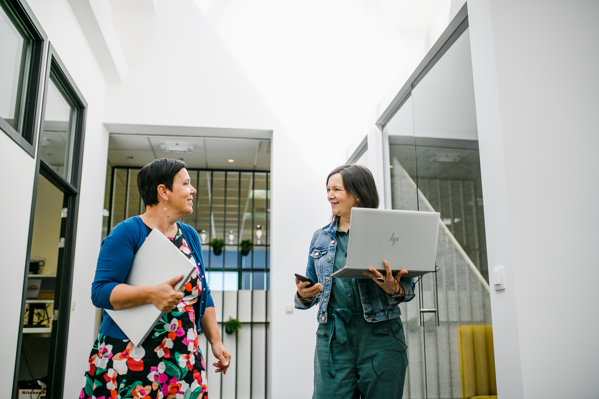 Performance assessment tactics and performance review examples for consultants and HR professionals